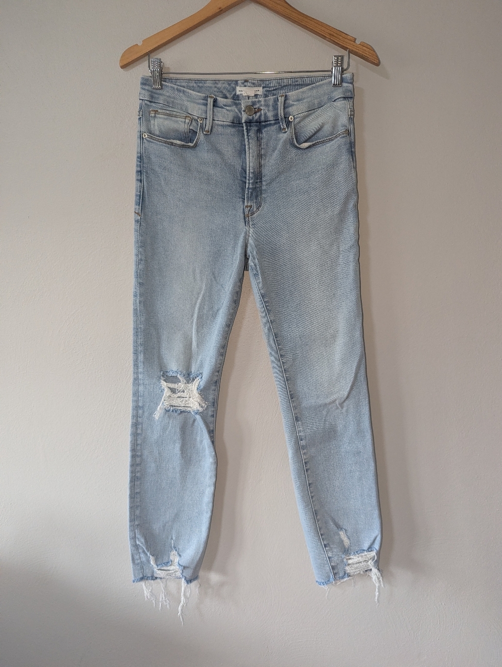 6/28 Good American Good Classic Distressed Straight Leg Jeans